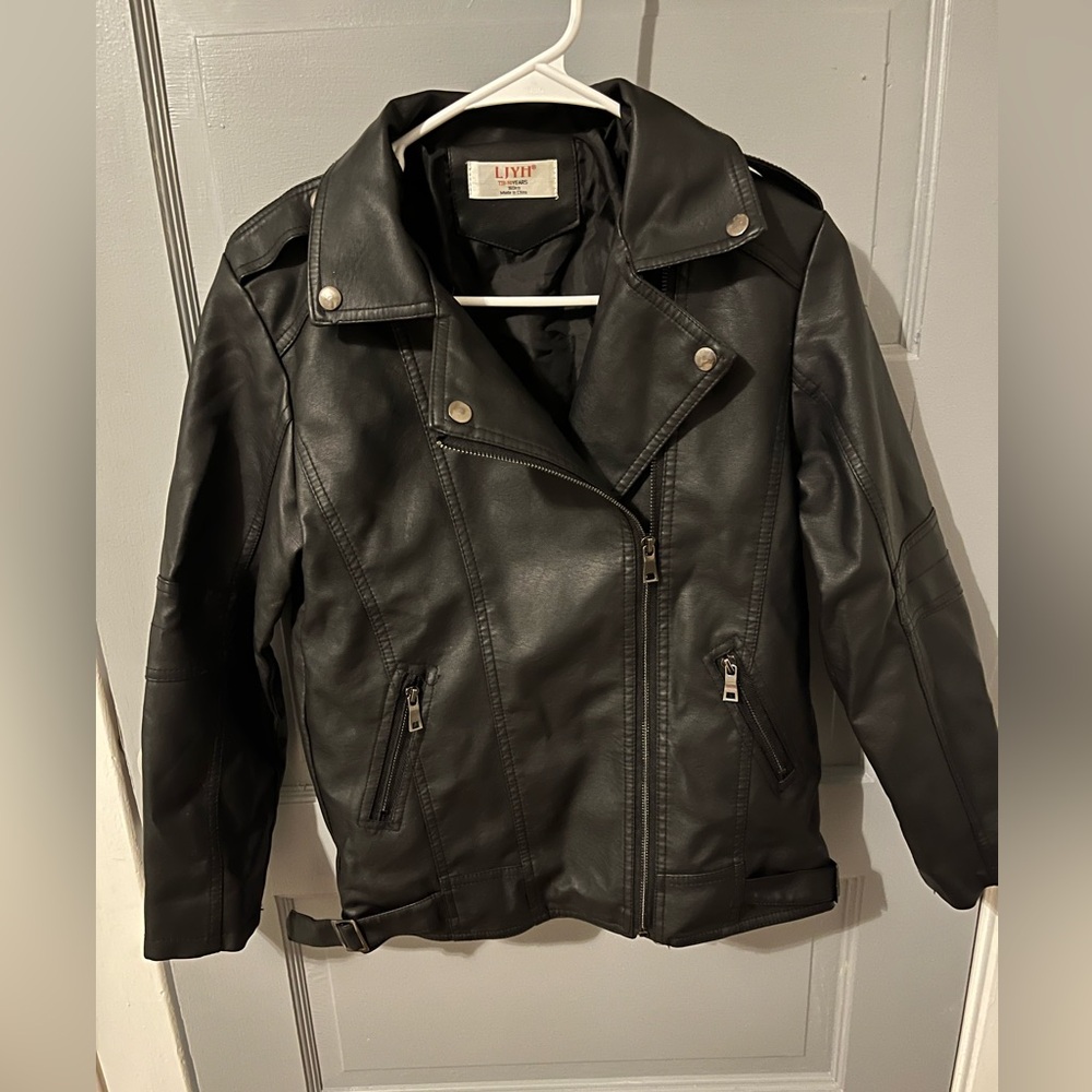 Girls 13/14 Black Faux Leather Moto Jacket
Zip Up Biker Style